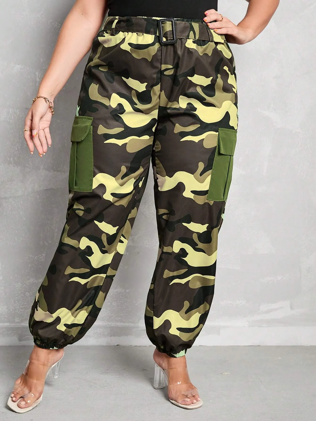 Camo Print Flap Pocket Cargo Pants