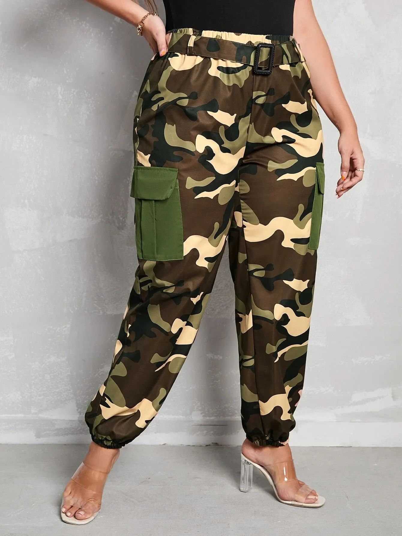 Camo Print Flap Pocket Cargo Pants