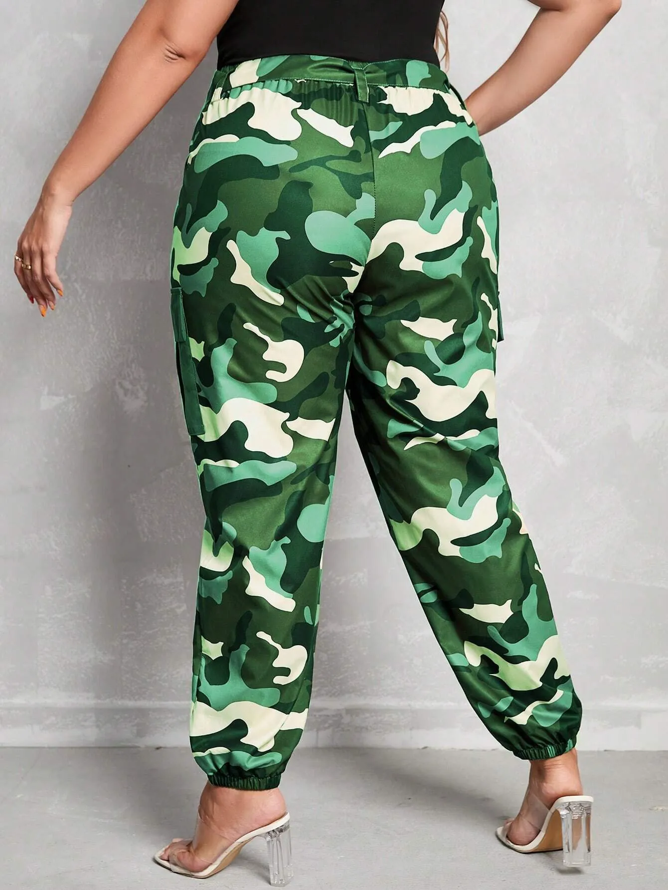 Camo Print Flap Pocket Cargo Pants