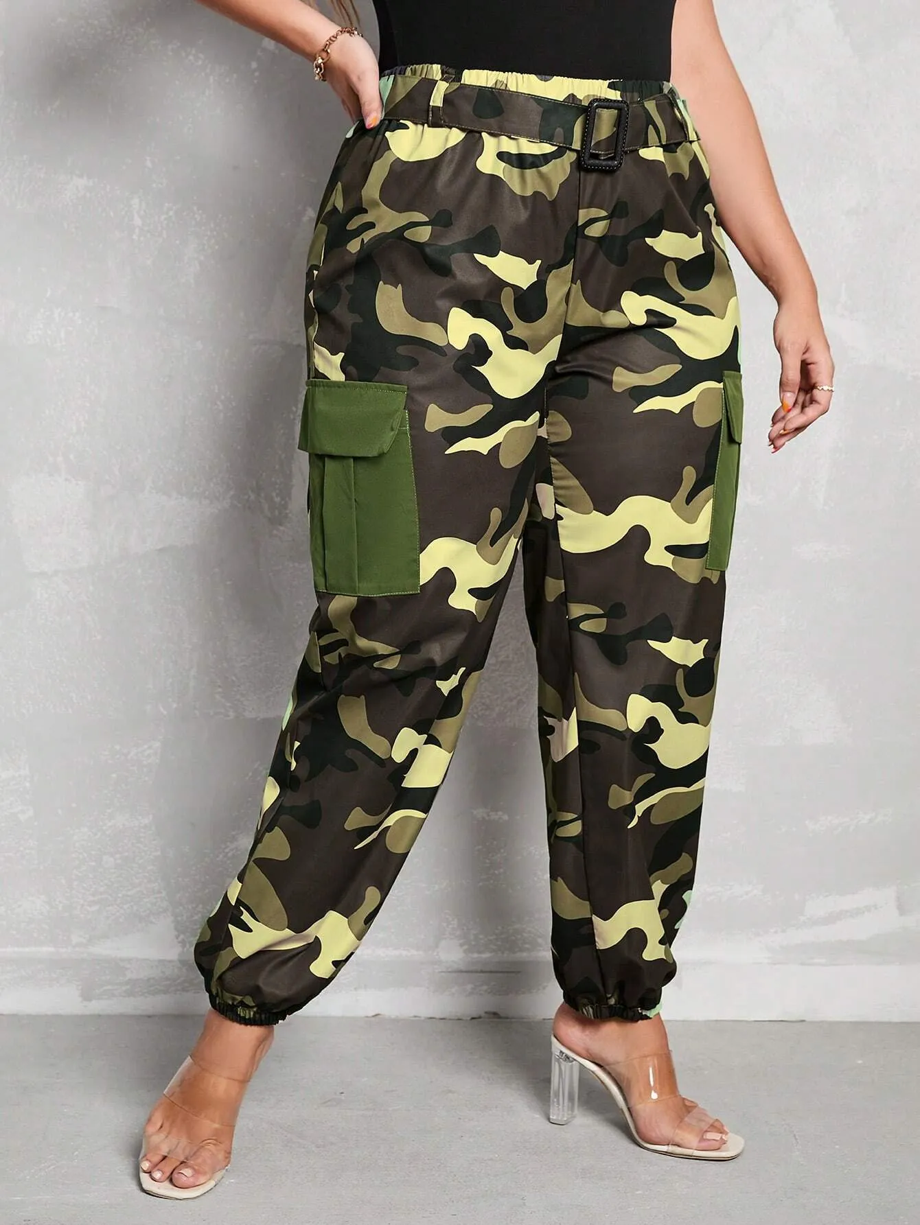 Camo Print Flap Pocket Cargo Pants