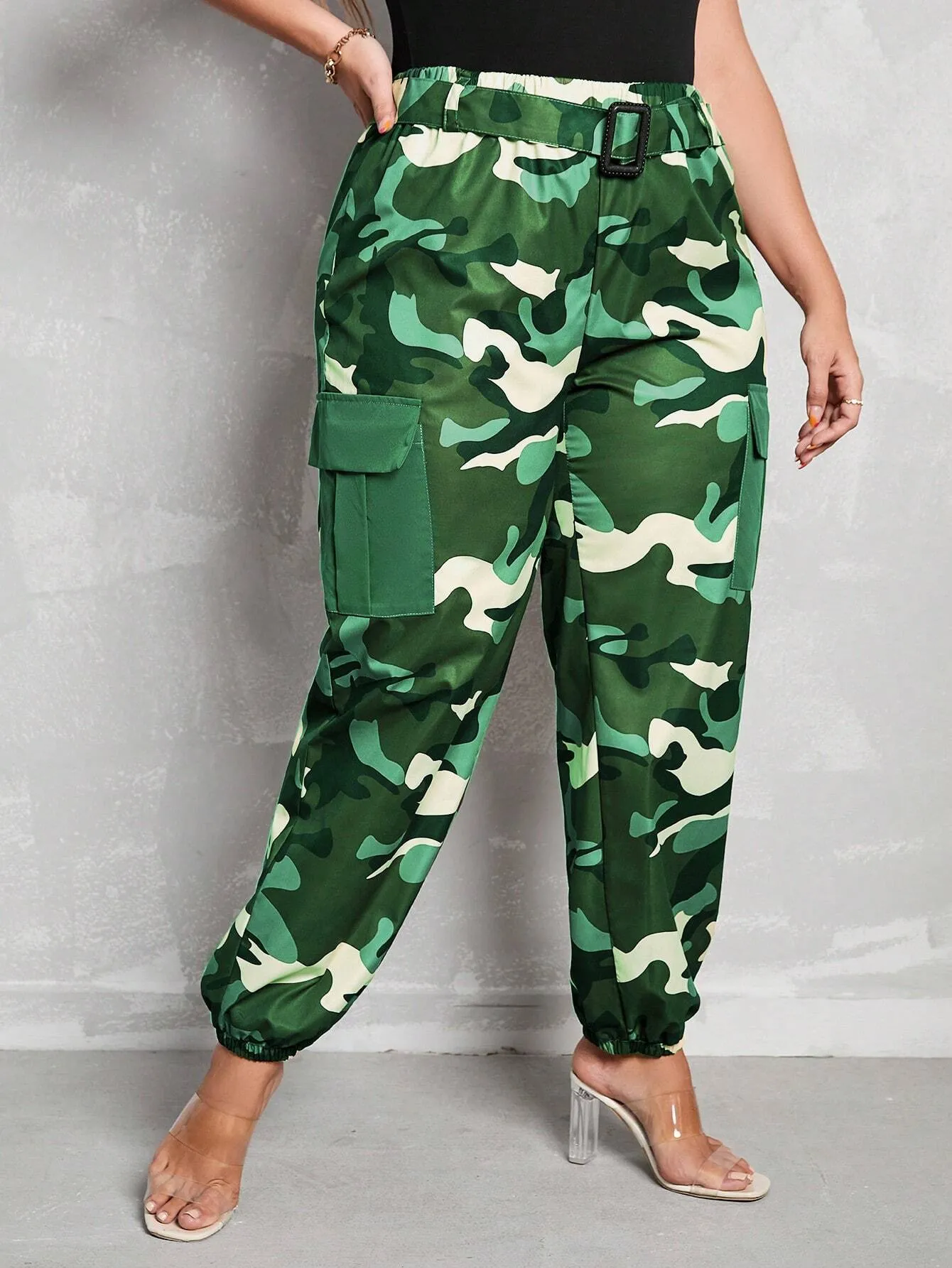 Camo Print Flap Pocket Cargo Pants