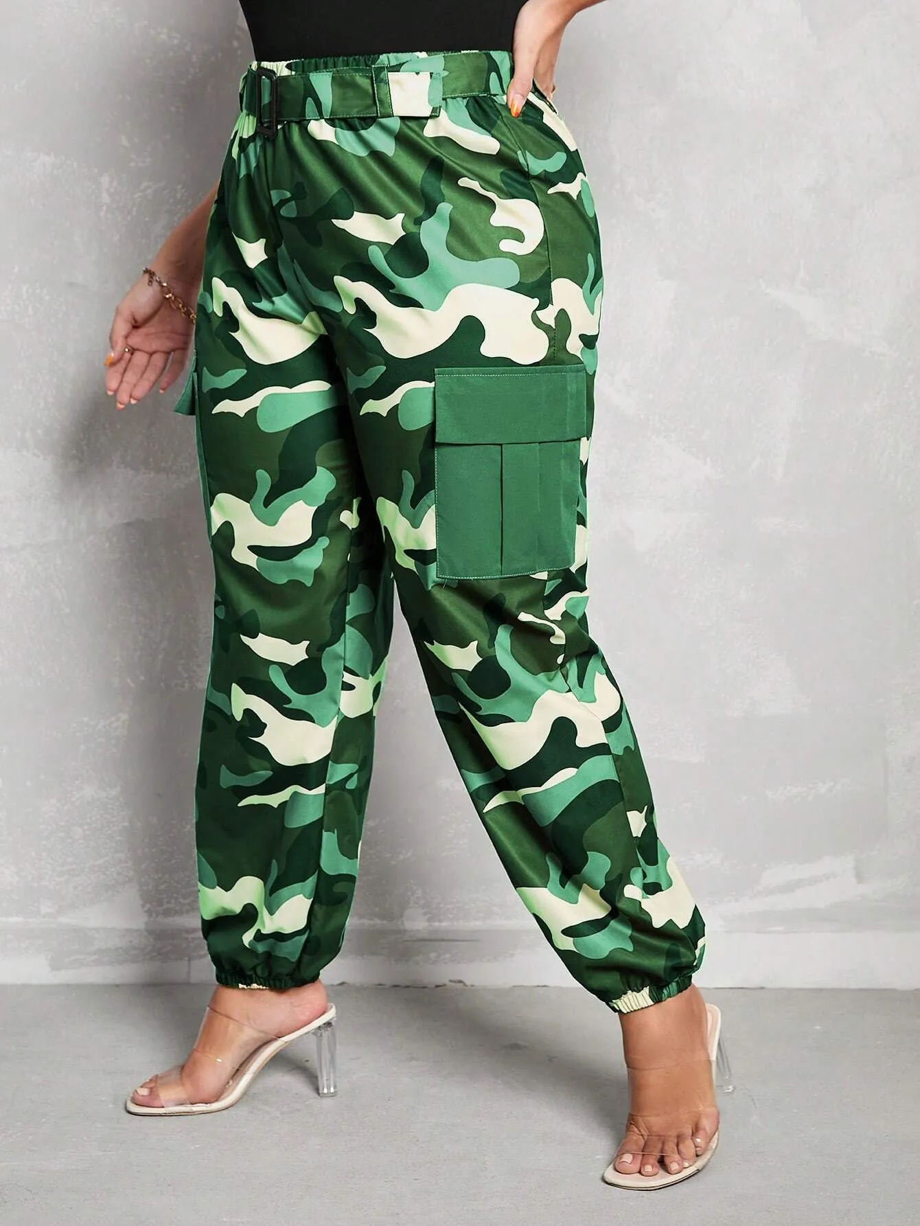 Camo Print Flap Pocket Cargo Pants
