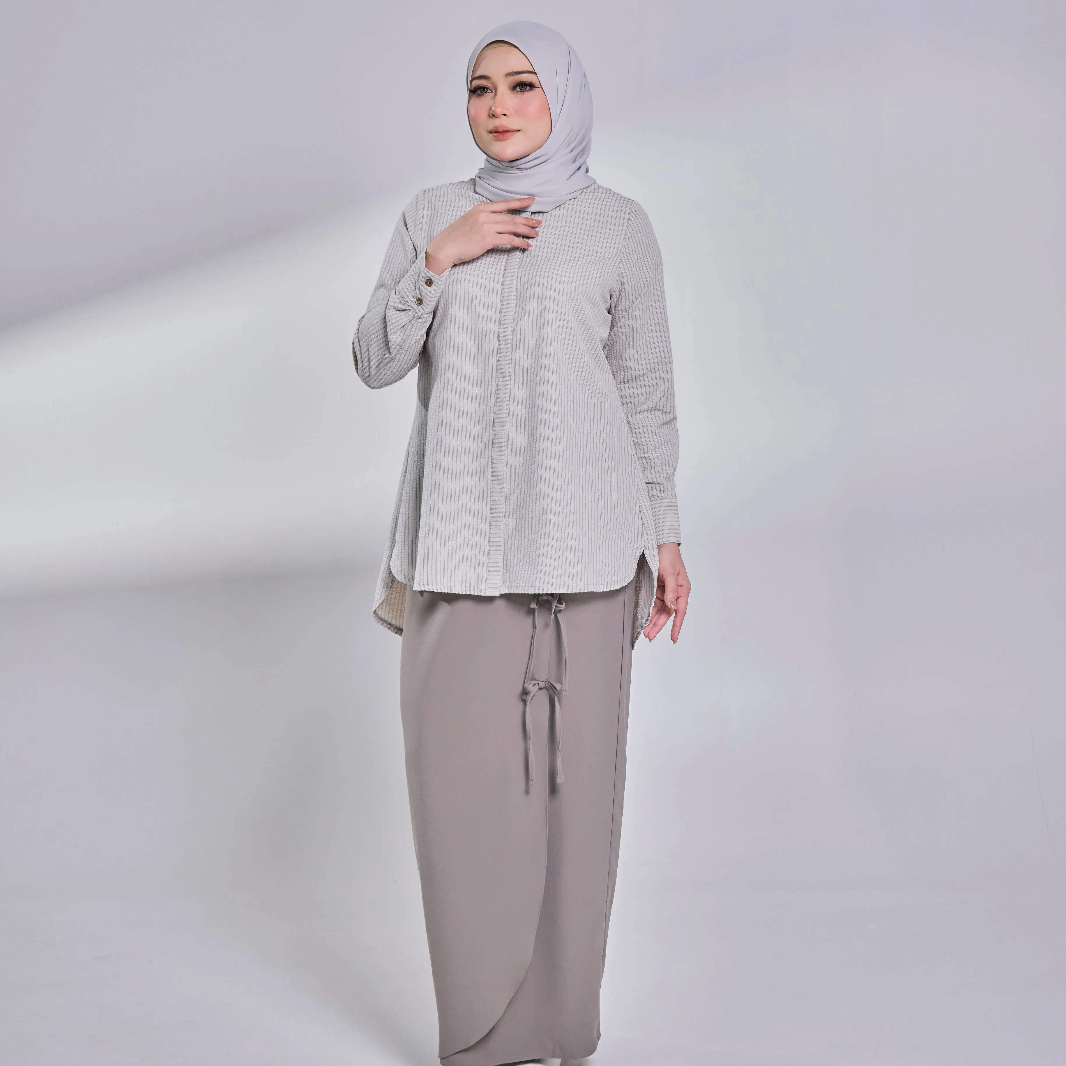 Liara Sheersucker Blouse - Grey Stripe