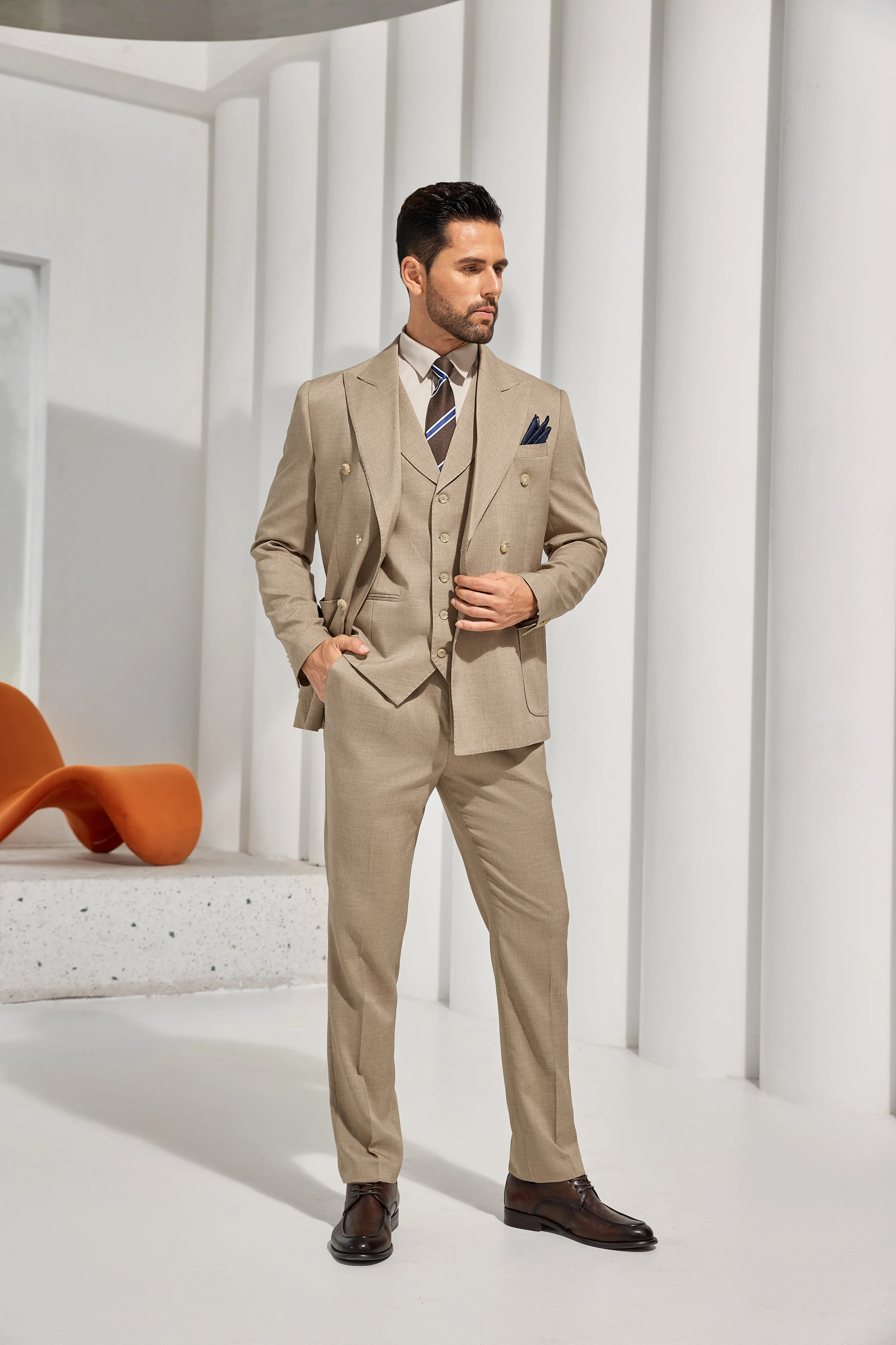 Peak Lapel Double Breasted 3 Pieces Men Suits 2565