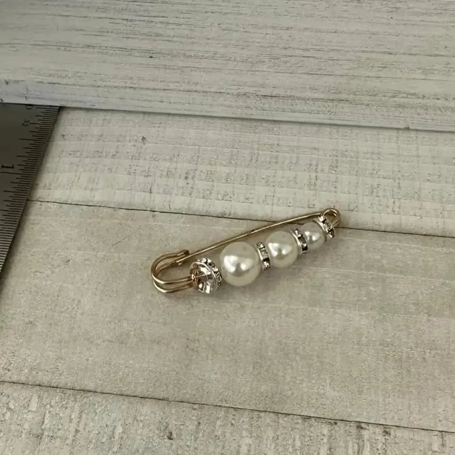 Pearl Brooch Pins