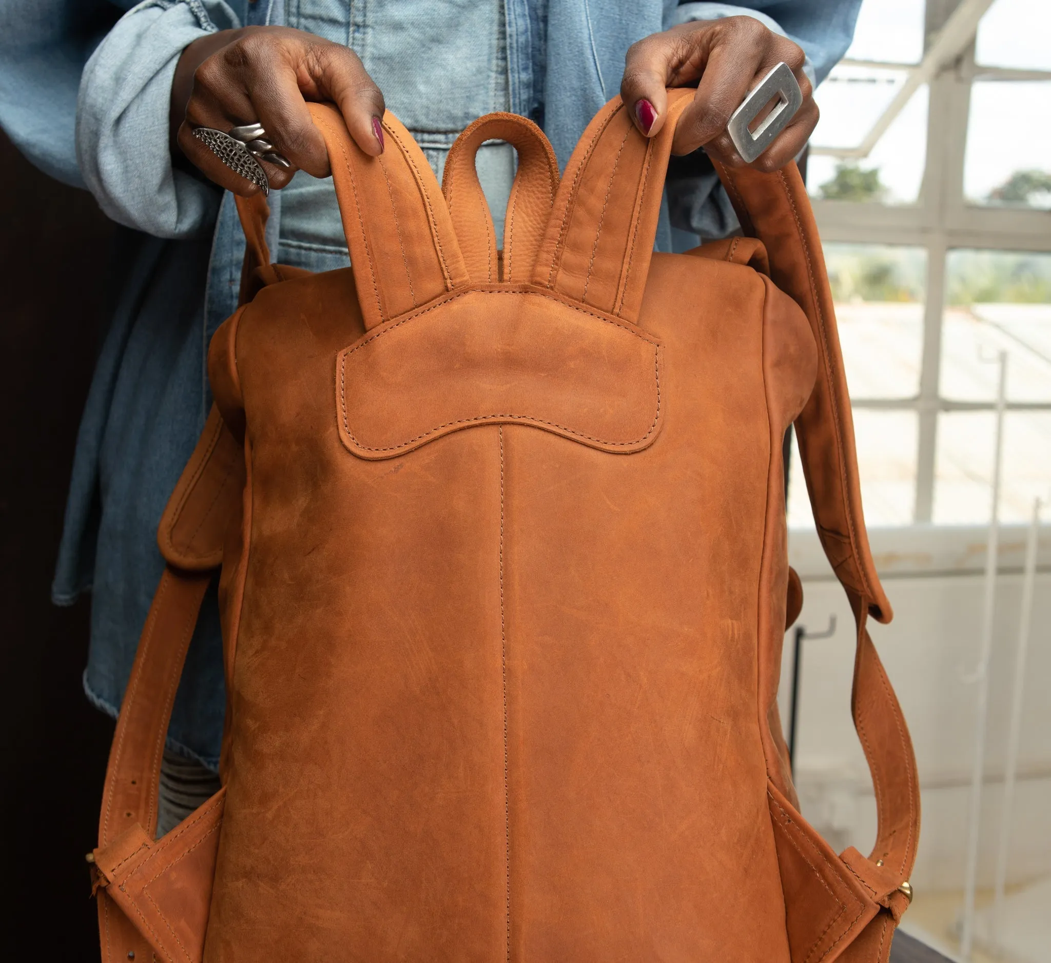 Pull-up Leather Moshi Backpack