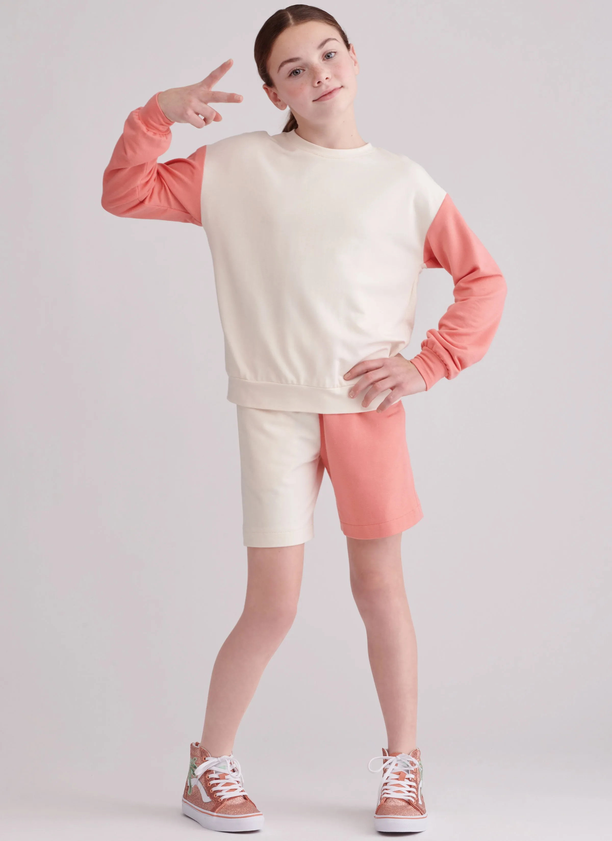 Simplicity sewing pattern 9801 Girls' and Boys' Sweatshirts and Shorts