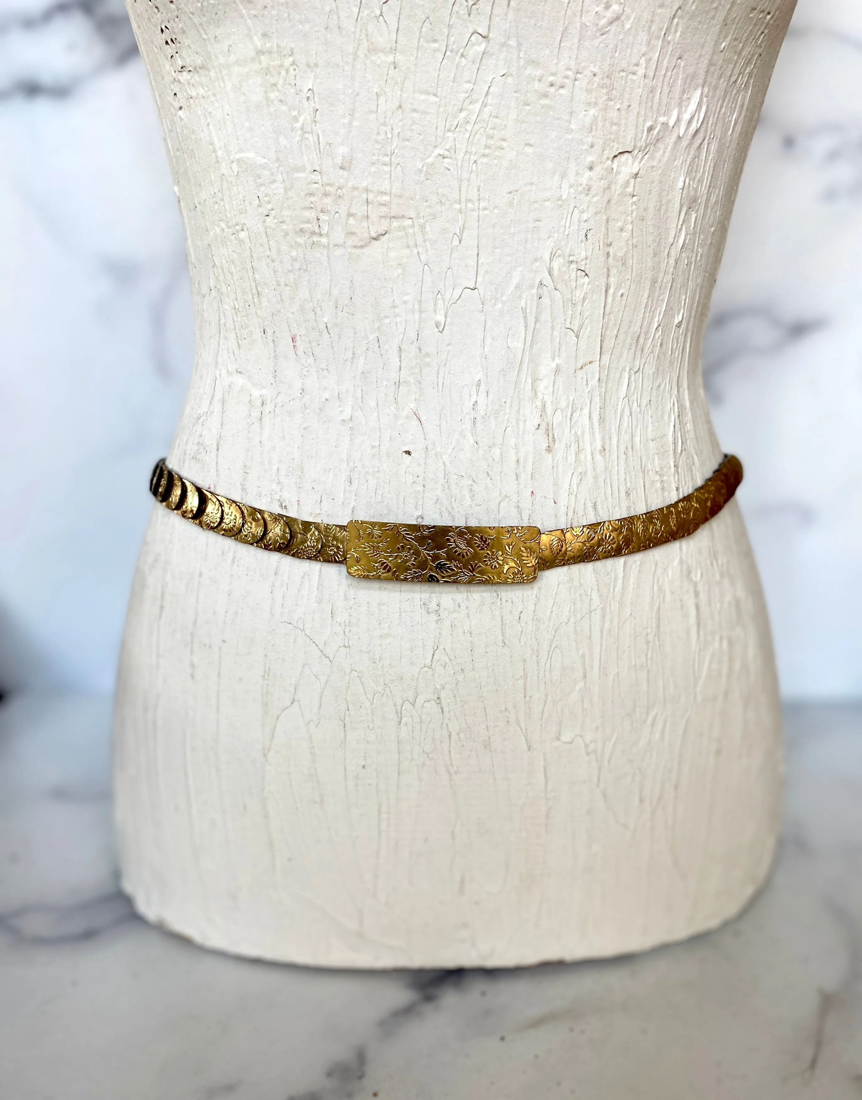Vintage elastic gold belt