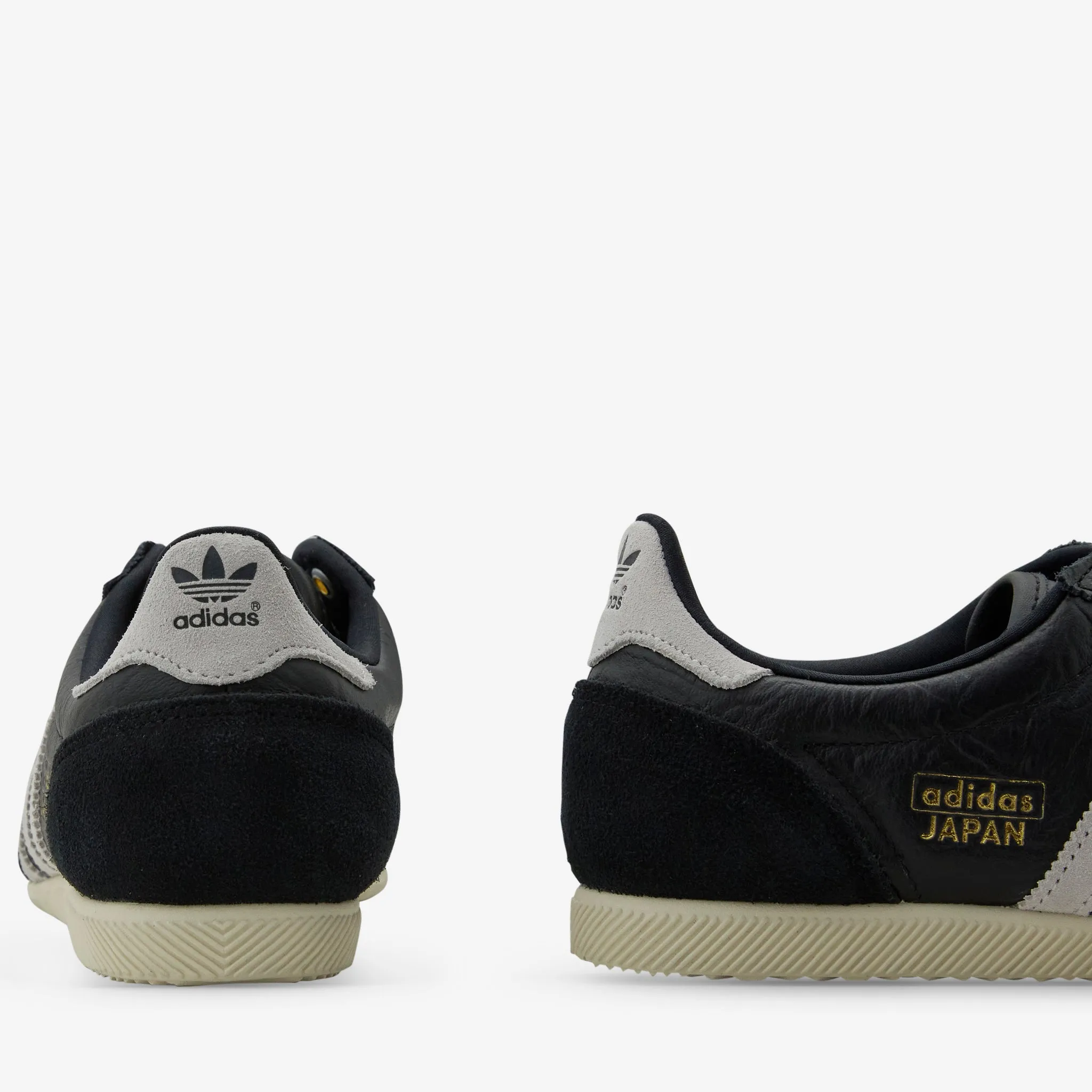 Women's Japan Core Black | Cloud White | Gold Metallic