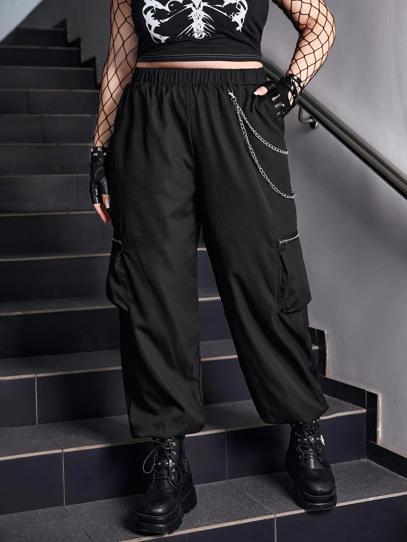Zip Pocket Cargo Pants With Chain